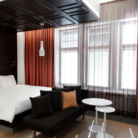 Radisson Blu Plaza Hotel, Hotelli